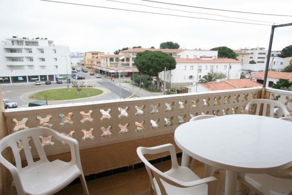 Apartament -
L´escala -
3 dormitoris -
6 ocupants